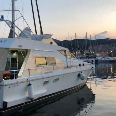 Sejour Insolite A Bord D'un Bateau A Vecchio * Porto-Vecchio (Corsica)