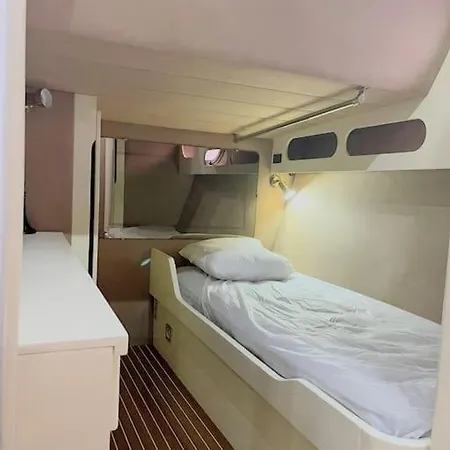Sejour Insolite A Bord D'un Bateau A Vecchio Bateau-hôtel Porto-Vecchio (Corsica)